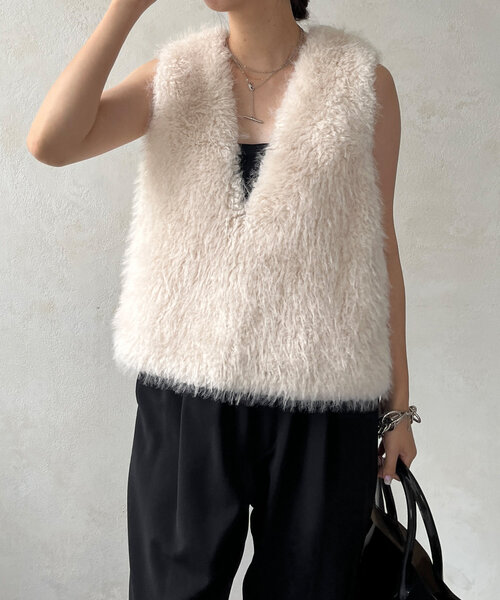 DouDou（ドゥドゥ）の「サイドスナップフェイクカシミヤファープルオーバー（ベスト・レディース・グレイッシュベージュ/アイボリー・FREE）」の9枚目の写真