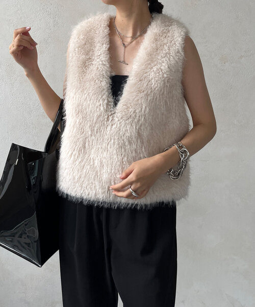 DouDou（ドゥドゥ）の「サイドスナップフェイクカシミヤファープルオーバー（ベスト・レディース・グレイッシュベージュ/アイボリー・FREE）」の10枚目の写真