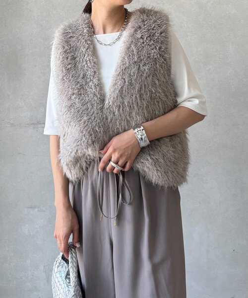 DouDou（ドゥドゥ）の「サイドスナップフェイクカシミヤファープルオーバー（ベスト・レディース・グレイッシュベージュ/アイボリー・FREE）」の17枚目の写真