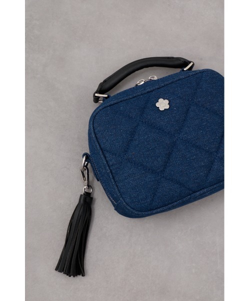 AZUL by moussy(アズールバイマウジー)の「MARY QUANT×AZUL キルティングバッグ(ハンドバッグ・レディース・ブラック/ブルー・FREE)」の4枚目の写真