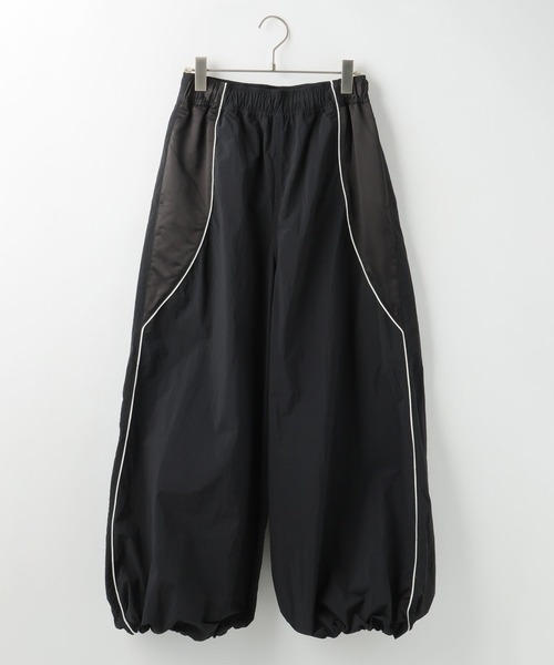 LOWRYS FARM（ローリーズファーム）の「ナイロンスノーパンツ 116730（カーゴパンツ・レディース・アイボリー/ブラック/ネイビー・FREE）」の2枚目の写真