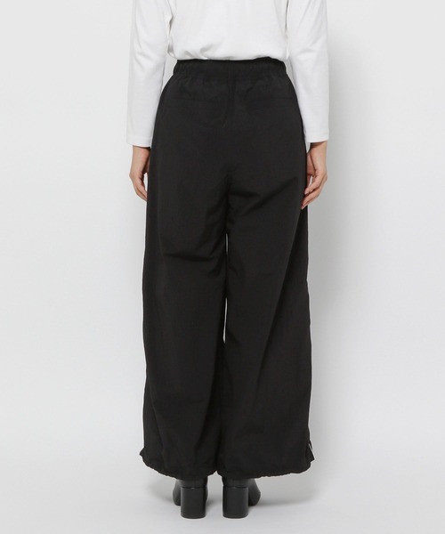 LOWRYS FARM（ローリーズファーム）の「ナイロンスノーパンツ 116730（カーゴパンツ・レディース・アイボリー/ブラック/ネイビー・FREE）」の5枚目の写真