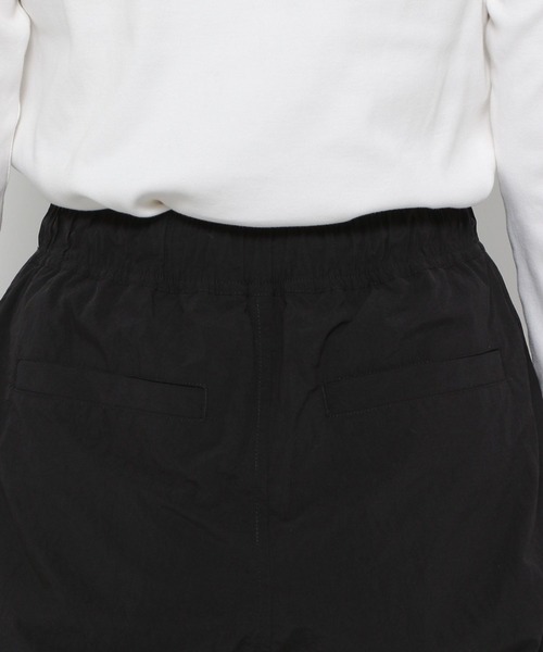 LOWRYS FARM（ローリーズファーム）の「ナイロンスノーパンツ 116730（カーゴパンツ・レディース・アイボリー/ブラック/ネイビー・FREE）」の10枚目の写真