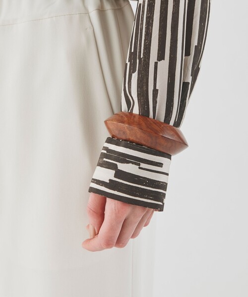 BEN AMUN（ベンアムン）の「BEN-AMUN ウッドバングル（ブレスレット・レディース・その他1・FREE）」の2枚目の写真