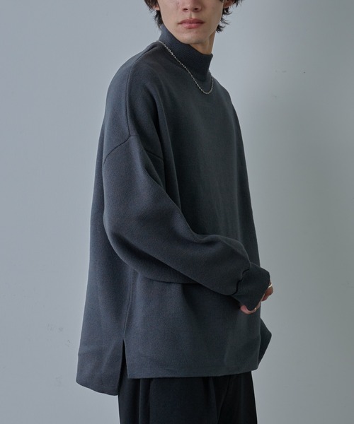 COLONY 2139（コロニートゥーワンスリーナイン）の「リサイクルポリハイネックニット（ニット/セーター・メンズ・アイボリー/ブラック/グレイッシュベージュ/チャコールグレー・MEDIUM/LARGE）」の18枚目の写真