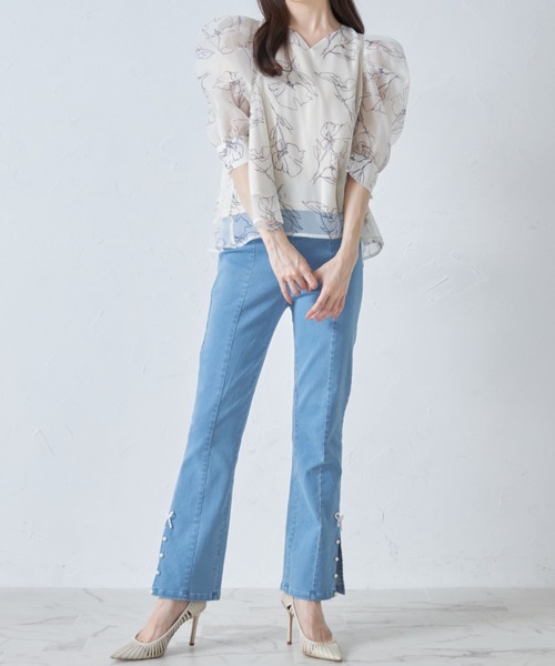 tocco closet(トッコ クローゼット)の「リボン&パール付きストレッチデニムパンツ(デニムパンツ・レディース・ブルー/ブラック/サックスブルー・M)」の13枚目の写真
