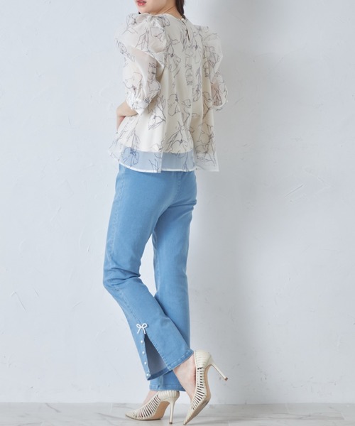 tocco closet(トッコ クローゼット)の「リボン&パール付きストレッチデニムパンツ(デニムパンツ・レディース・ブルー/ブラック/サックスブルー・M)」の14枚目の写真