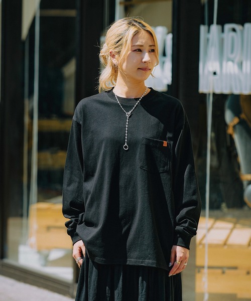 UNIVERSAL OVERALL(ユニバーサルオーバーオール)の「UNIVERSAL OVERALL POCKET L/S(Tシャツ/カットソー・メンズ・ブラック/ネイビー/ホワイト・LARGE/MEDIUM)」の1枚目の写真
