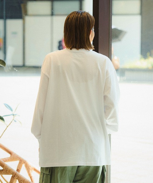 UNIVERSAL OVERALL(ユニバーサルオーバーオール)の「UNIVERSAL OVERALL POCKET L/S(Tシャツ/カットソー・メンズ・ブラック/ネイビー/ホワイト・LARGE/MEDIUM)」の4枚目の写真