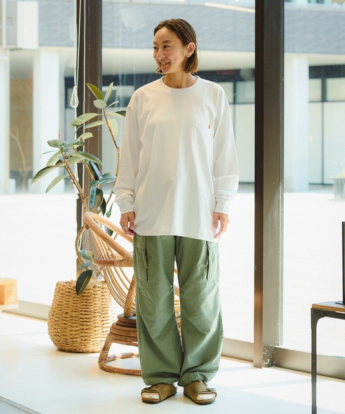 UNIVERSAL OVERALL(ユニバーサルオーバーオール)の「UNIVERSAL OVERALL POCKET L/S(Tシャツ/カットソー・メンズ・ブラック/ネイビー/ホワイト・LARGE/MEDIUM)」の5枚目の写真