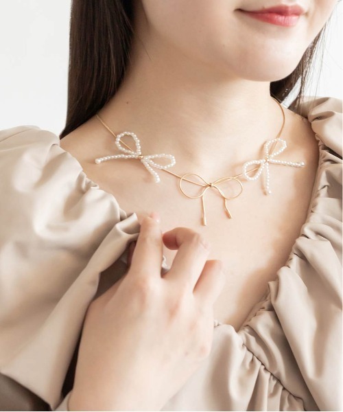 RANDA（ランダ）の「パール×メタル リボンモチーフネックレス（ネックレス・レディース・ゴールド/シルバー・FREE）」の5枚目の写真