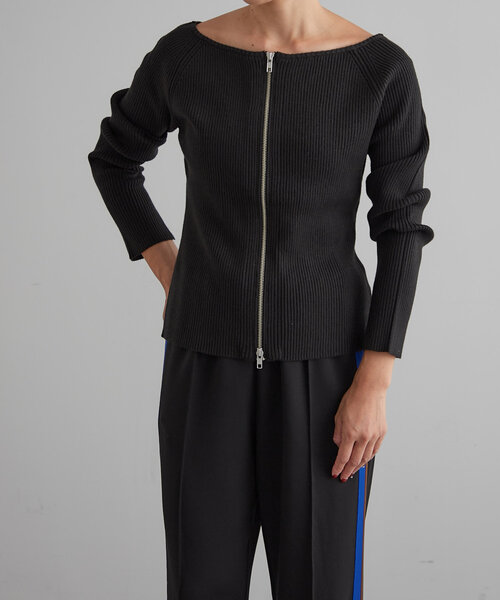 earthy(アーシー)の「2WAYオフショルニット(ニット/セーター・レディース・ブラック/レッド/ライトベージュ・FREE)」の12枚目の写真