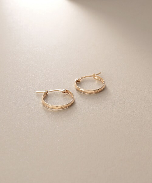ココシュニック　両耳ピアス　COCOSHNIK  ダイヤピアス K10ダイヤカット フープピアス（ピアス（両耳用））｜COCOSHNIK