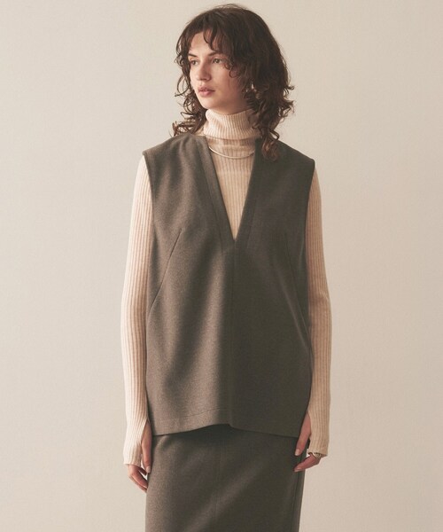 cloenc（クロエンス）の「◆セットアップ着用可｜ジャージキーネックオーバーベスト（ベスト・レディース・ブラック/ブラウン系その他/ベージュ・02）」の3枚目の写真