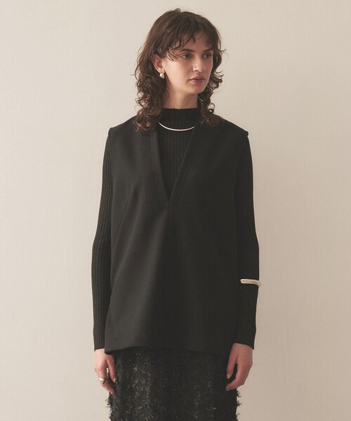 cloenc（クロエンス）の「◆セットアップ着用可｜ジャージキーネックオーバーベスト（ベスト・レディース・ブラック/ブラウン系その他/ベージュ・02）」の2枚目の写真