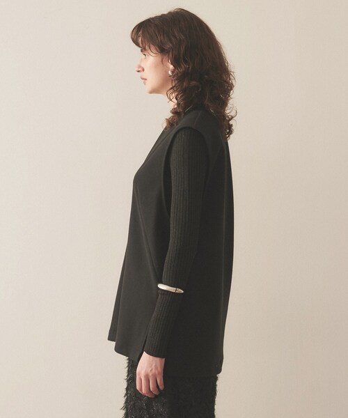 cloenc（クロエンス）の「◆セットアップ着用可｜ジャージキーネックオーバーベスト（ベスト・レディース・ブラック/ブラウン系その他/ベージュ・02）」の13枚目の写真