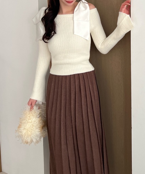 ROYAL PARTY（ロイヤルパーティー）の「肩リボンミニシャギーニットトップス（ニット/セーター・レディース・ブルー/オフホワイト/ピンク・FREE）」の6枚目の写真