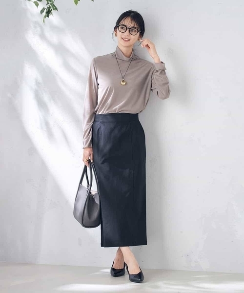a.v.v(アーヴェヴェ)の「シアーハイネックカットソー(Tシャツ/カットソー・レディース・モカ/ブラック/アイボリー・38/36/40)」の18枚目の写真