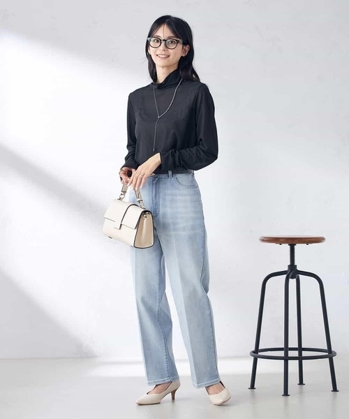 a.v.v(アーヴェヴェ)の「シアーハイネックカットソー(Tシャツ/カットソー・レディース・モカ/ブラック/アイボリー・38/36/40)」の4枚目の写真