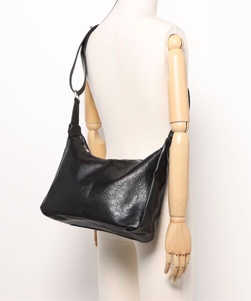 florist(フローリスト)の「【軽量・上品見え】レザータッチステッチラインショルダーバッグ(ショルダーバッグ・レディース・モカ/ブラック/ベージュ/オフホワイト・FREE)」の10枚目の写真