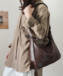 florist（フローリスト）の「【軽量・上品見え】レザータッチステッチラインショルダーバッグ（ショルダーバッグ）」