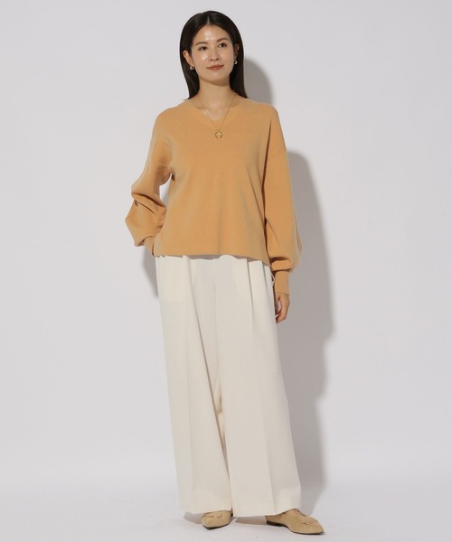 Elura（エルーラ）の「濃密なめらかVネックプルオーバー/250655（ニット/セーター・レディース・ネイビー/オレンジ系その他3/ブラック系その他/ブルー系その他3・MEDIUM/LARGE）」の7枚目の写真