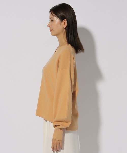 Elura（エルーラ）の「濃密なめらかVネックプルオーバー/250655（ニット/セーター・レディース・ネイビー/オレンジ系その他3/ブラック系その他/ブルー系その他3・MEDIUM/LARGE）」の5枚目の写真