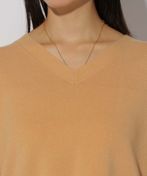 Elura（エルーラ）の「濃密なめらかVネックプルオーバー/250655（ニット/セーター・レディース・ネイビー/オレンジ系その他3/ブラック系その他/ブルー系その他3・MEDIUM/LARGE）」の20枚目の写真