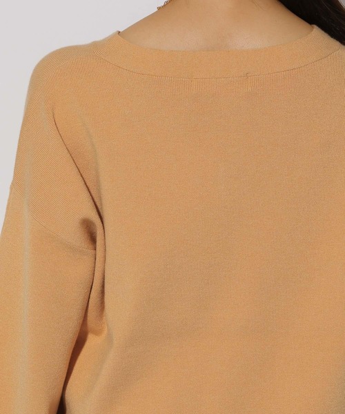 Elura（エルーラ）の「濃密なめらかVネックプルオーバー/250655（ニット/セーター・レディース・ネイビー/オレンジ系その他3/ブラック系その他/ブルー系その他3・MEDIUM/LARGE）」の17枚目の写真