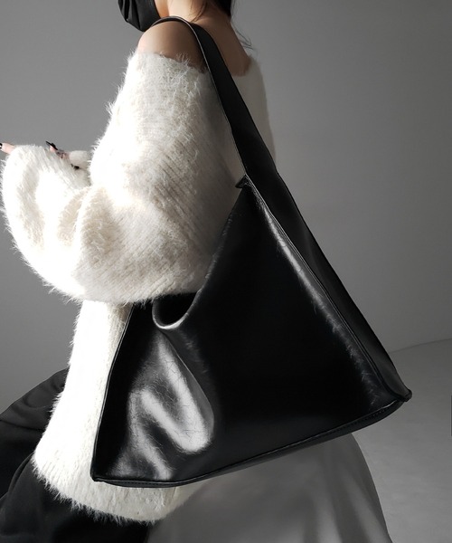 me+em select（ミームセレクト）の「※※【 ２color  】ヴィンテージフェイクレザースクエアショルダーバッグ ／ vintage fake leather square shoulder bag（ショルダーバッグ・レディース・ブラウン/ブラック・FREE）」の11枚目の写真