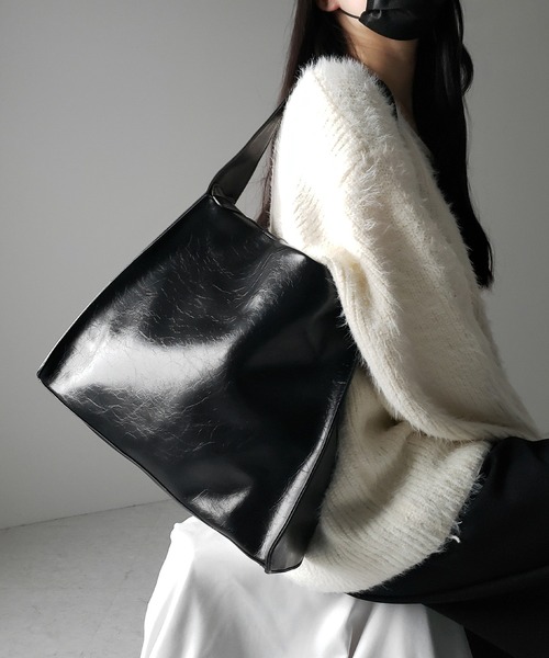 me+em select（ミームセレクト）の「※※【 ２color  】ヴィンテージフェイクレザースクエアショルダーバッグ ／ vintage fake leather square shoulder bag（ショルダーバッグ・レディース・ブラウン/ブラック・FREE）」の14枚目の写真