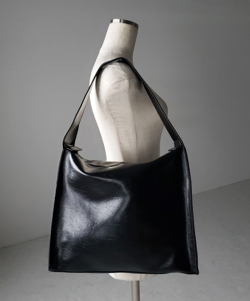 me+em select（ミームセレクト）の「※※【 ２color  】ヴィンテージフェイクレザースクエアショルダーバッグ ／ vintage fake leather square shoulder bag（ショルダーバッグ・レディース・ブラウン/ブラック・FREE）」の9枚目の写真