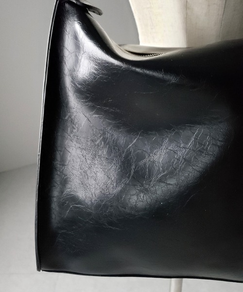 me+em select（ミームセレクト）の「※※【 ２color  】ヴィンテージフェイクレザースクエアショルダーバッグ ／ vintage fake leather square shoulder bag（ショルダーバッグ・レディース・ブラウン/ブラック・FREE）」の10枚目の写真