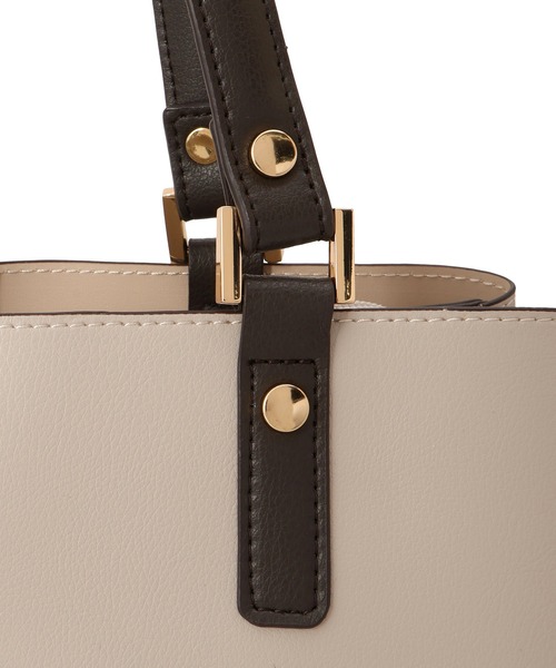 ROPE' PICNIC（ロペピクニック）の「【WEB限定】【A4対応】チャーム付きバイカラートートバッグ/通勤対応（トートバッグ・レディース・ライトグレー/ブラック/ブラウン系その他2/チャコールグレー・FREE）」の18枚目の写真