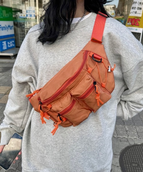 SOLLON.(ソルロン)の「ダブルポケットワンポイントボディバッグ(ボディバッグ/ウエストポーチ・レディース・ブラック/オレンジ/カーキ/グレー/ネイビー・FREE)」の13枚目の写真