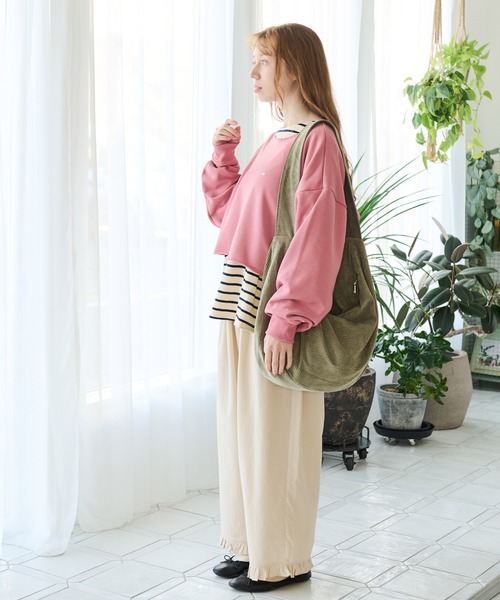 Crisp(クリスプ)の「コーデュロイショルダーバッグ(ショルダーバッグ・レディース・グリーン/アイボリー/ピンク/チャコールグレー・FREE)」の10枚目の写真