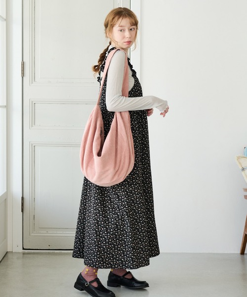 Crisp(クリスプ)の「コーデュロイショルダーバッグ(ショルダーバッグ・レディース・グリーン/アイボリー/ピンク/チャコールグレー・FREE)」の11枚目の写真