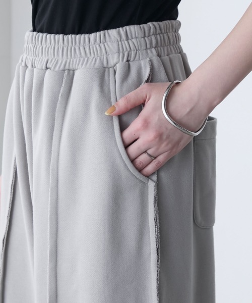 forksy.（フォルクシー）の「【forksy.】ブリーチ加工 アウトリンキング ワイドスウェットパンツ（スウェットパンツ・レディース・ライトグレー/チャコール・FREE）」の9枚目の写真