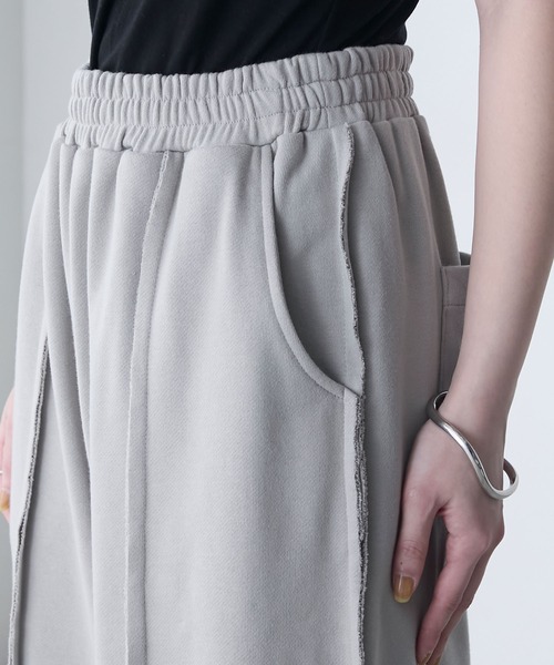 forksy.（フォルクシー）の「【forksy.】ブリーチ加工 アウトリンキング ワイドスウェットパンツ（スウェットパンツ・レディース・ライトグレー/チャコール・FREE）」の10枚目の写真