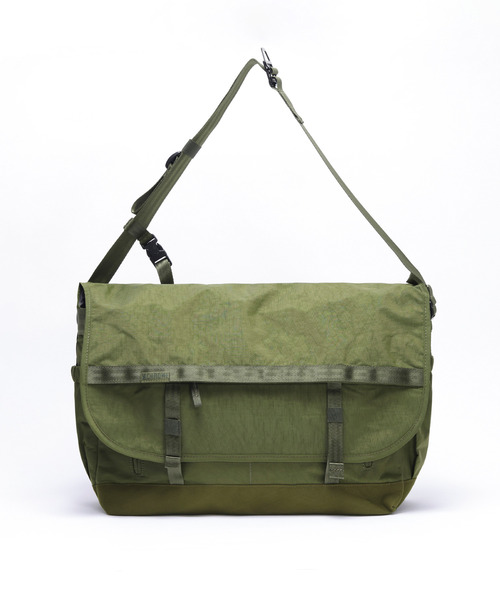 CHROME（クローム）の「［ CHROME / クローム ］COURIER FLAP MSNGR 20L / クーリエ フラップ メッセンジャー 20L 耐水（メッセンジャーバッグ・メンズ・ブラック/グレー・FREE）」の19枚目の写真