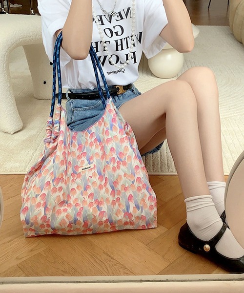 florist（フローリスト）の「【大容量・軽い◎】フラワーリボン総柄ショッピングバッグ/エコバッグ/サブバッグ（エコバッグ/サブバッグ・レディース・その他6/その他14/その他15/その他16/その他17/その他18/その他25/その他26/その他27/その他28/その他4/その他7/その他9/その他12/その他21/その他23/その他8/その他10/その他13/その他19/その他22/その他24/その他1/その他2/その他3/その他5/その他11/その他20・FREE）」の9枚目の写真