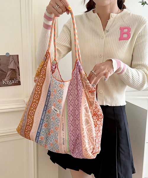 florist（フローリスト）の「【大容量・軽い◎】フラワーリボン総柄ショッピングバッグ/エコバッグ/サブバッグ（エコバッグ/サブバッグ・レディース・その他6/その他14/その他15/その他16/その他17/その他18/その他25/その他26/その他27/その他28/その他4/その他7/その他9/その他12/その他21/その他23/その他8/その他10/その他13/その他19/その他22/その他24/その他1/その他2/その他3/その他5/その他11/その他20・FREE）」の17枚目の写真