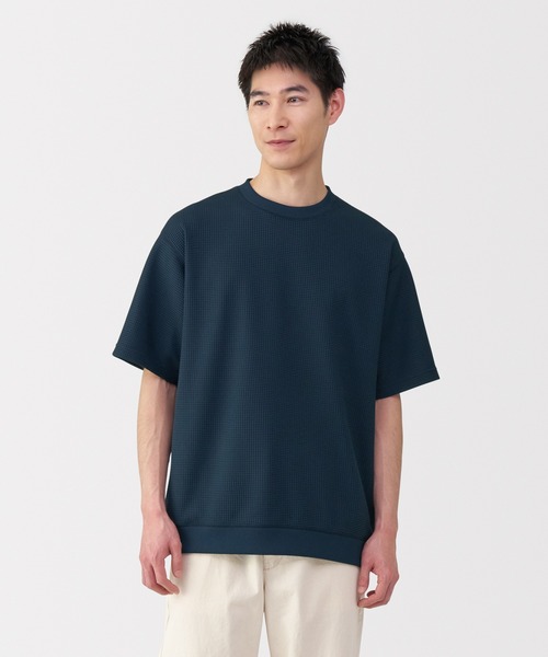 無印良品（ムジルシリョウヒン）の「紳士　ＵＶカット乾きやすいワッフルクルーネック半袖Ｔシャツ（Tシャツ/カットソー・メンズ・オフホワイト/ブラック/サックスブルー/ダークネイビー/ブラウン/サンドベージュ・S/M/L/XL）」の6枚目の写真