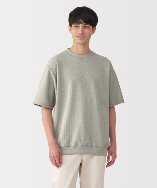 無印良品（ムジルシリョウヒン）の「紳士　ＵＶカット乾きやすいワッフルクルーネック半袖Ｔシャツ（Tシャツ/カットソー・メンズ・オフホワイト/ブラック/サックスブルー/ダークネイビー/ブラウン/サンドベージュ・S/M/L/XL）」の4枚目の写真