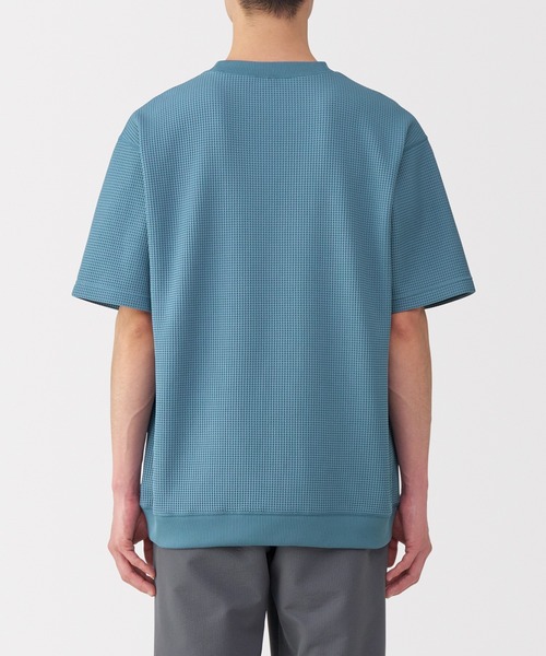無印良品（ムジルシリョウヒン）の「紳士　ＵＶカット乾きやすいワッフルクルーネック半袖Ｔシャツ（Tシャツ/カットソー・メンズ・オフホワイト/ブラック/サックスブルー/ダークネイビー/ブラウン/サンドベージュ・S/M/L/XL）」の11枚目の写真