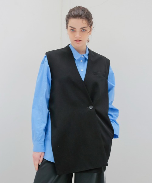 DRESSLAVE(ドレスレイブ)の「side slit asymmetry vest(サイドスリットアシンメトリーベスト)(ベスト・レディース・ブラック/ライトベージュ・38)」の2枚目の写真