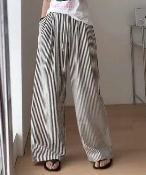 NANEA(ナネア)の「ストライプセミワイドパンツ(その他パンツ・レディース・ストライプ/ブラック×ホワイト/チャコールグレー×ブラック/ホワイト×ブラック/ブラウン・SMALL/MEDIUM/LARGE)」の14枚目の写真