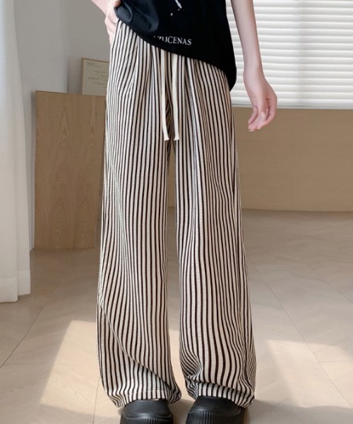 NANEA(ナネア)の「ストライプセミワイドパンツ(その他パンツ・レディース・ストライプ/ブラック×ホワイト/チャコールグレー×ブラック/ホワイト×ブラック/ブラウン・SMALL/MEDIUM/LARGE)」の15枚目の写真