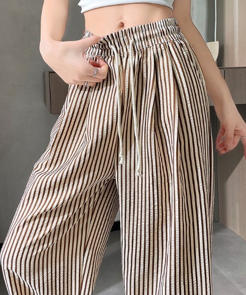NANEA(ナネア)の「ストライプセミワイドパンツ(その他パンツ・レディース・ストライプ/ブラック×ホワイト/チャコールグレー×ブラック/ホワイト×ブラック/ブラウン・SMALL/MEDIUM/LARGE)」の21枚目の写真