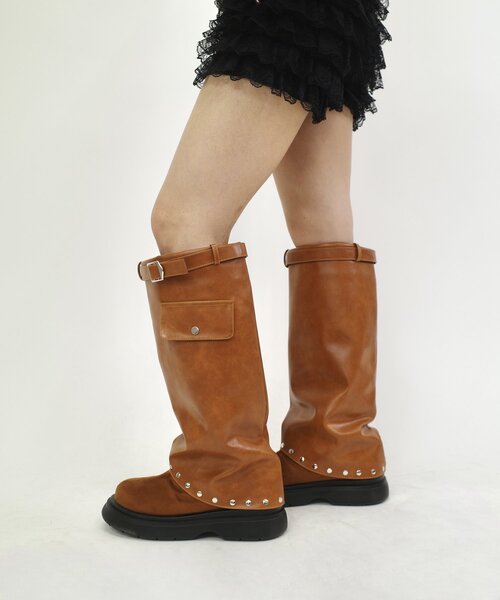 WHO'S WHO gallery（フーズフーギャラリー）の「ベルトスタッズブーツ（ブーツ・レディース・ブラウン/ブラック・SMALL/MEDIUM/LARGE）」の9枚目の写真